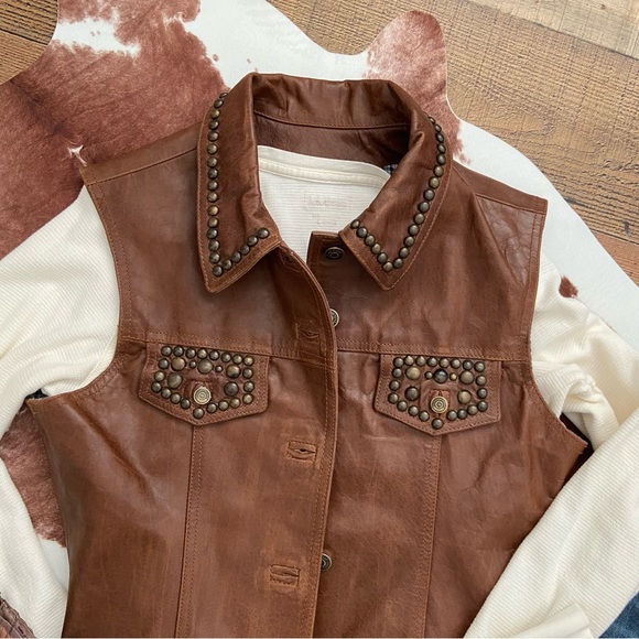 The Ranch Wear Vintage Rebel Leather Studded Vest - Picture 4 of 15
